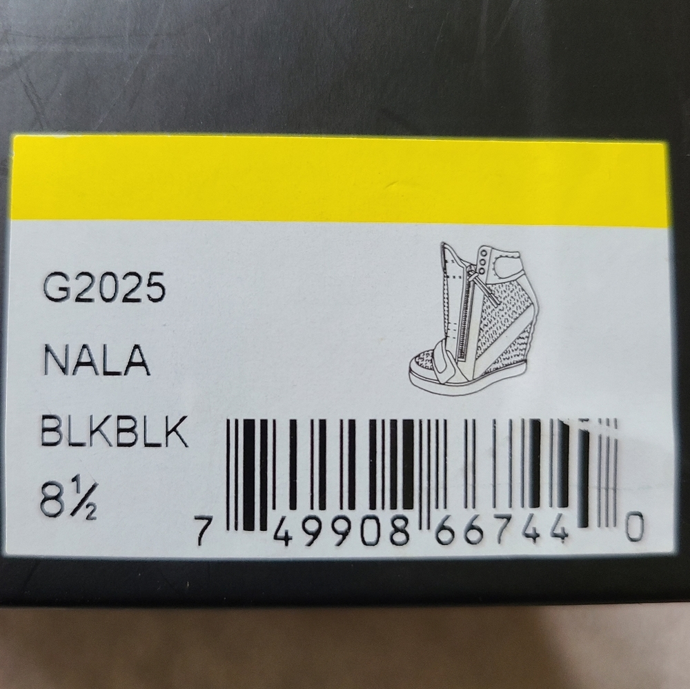 L.A.M.B. Nala Size 8.5 Black and Tan